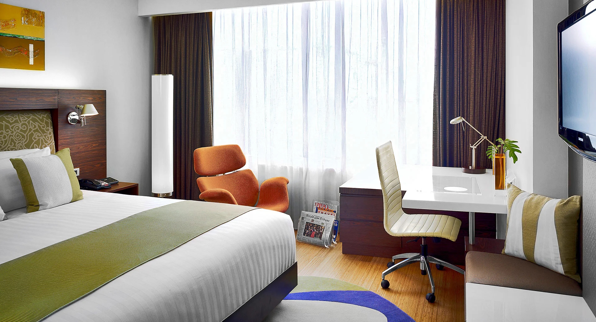 NH Bangkok Asoke DELUXE SKYLINE ROOM 