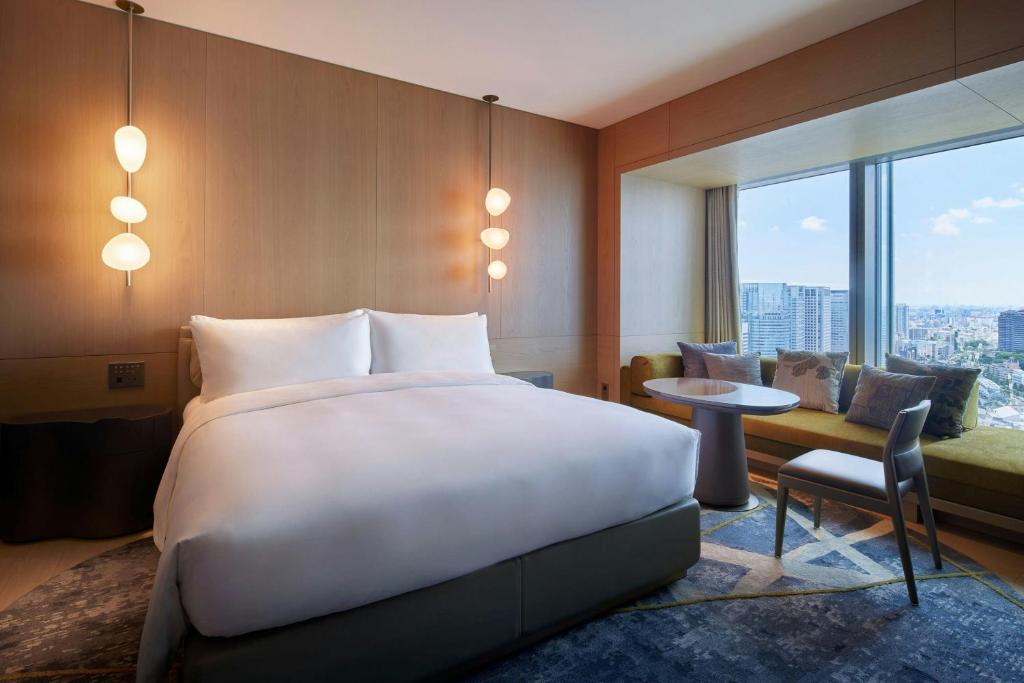 JW Marriott Hotel Tokyo Urban Deluxe King Room with City View