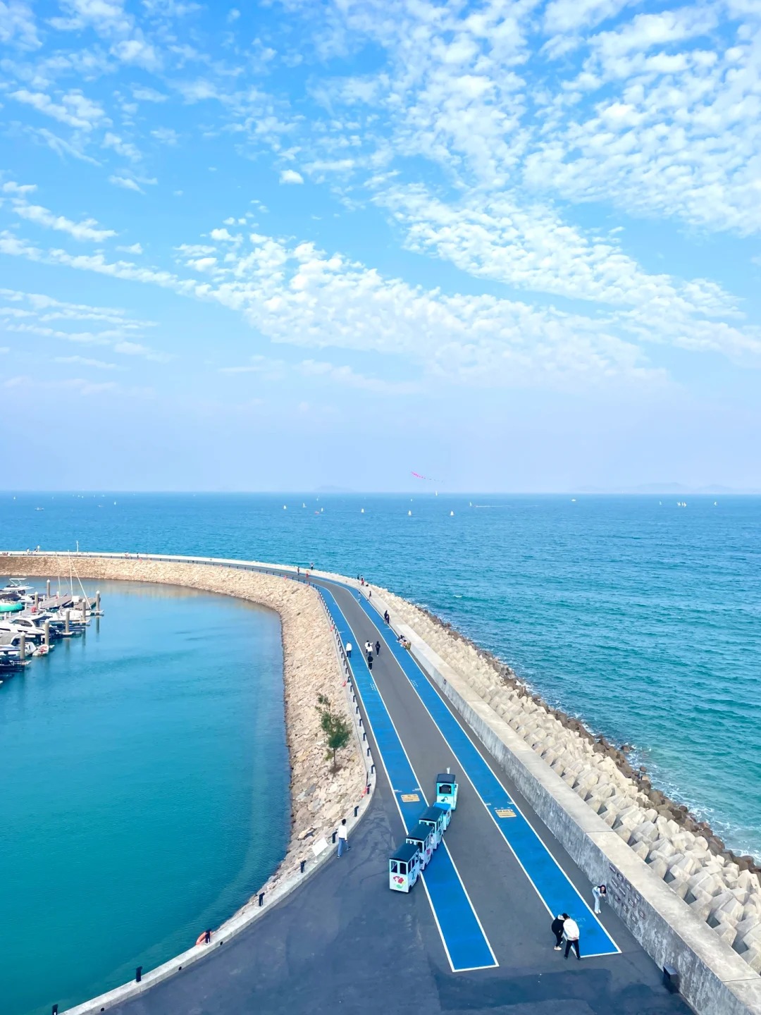 浪騎藍色跑道
