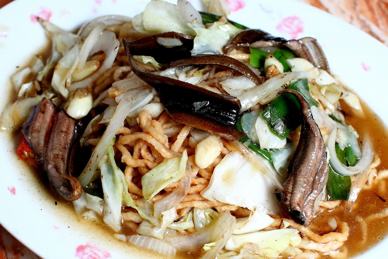 興中夜市 阿六鱔魚麵
