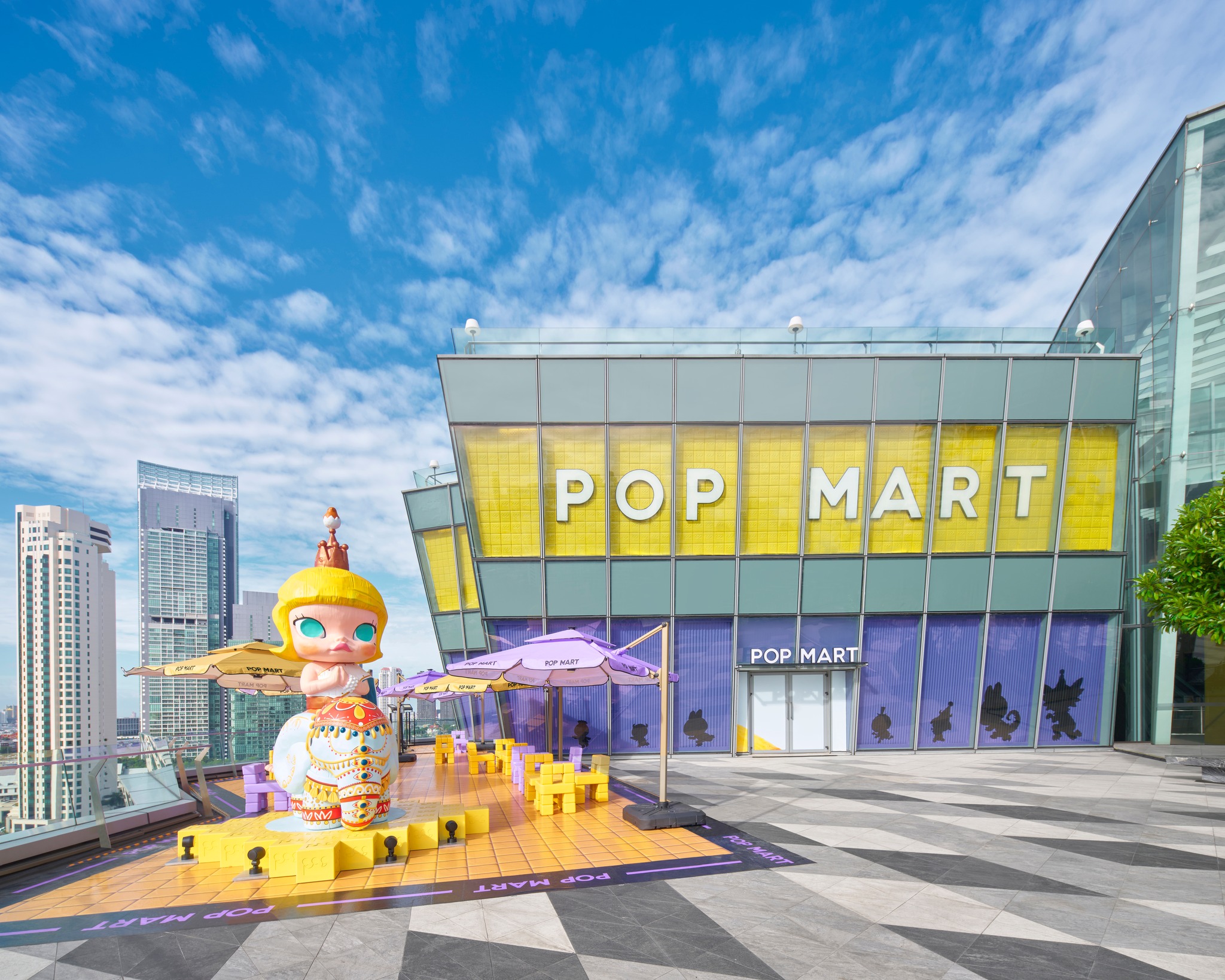 曼谷POP MART店 全球最大旗艦店 Molly騎象