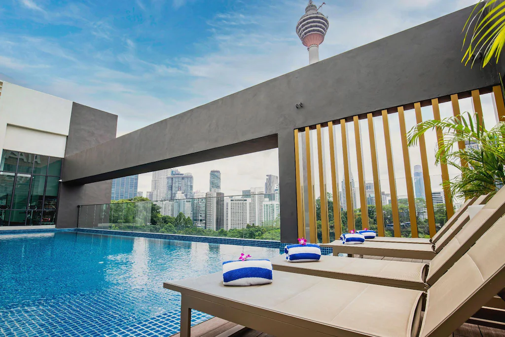 Santa Grand Signature Kuala Lumpur pool