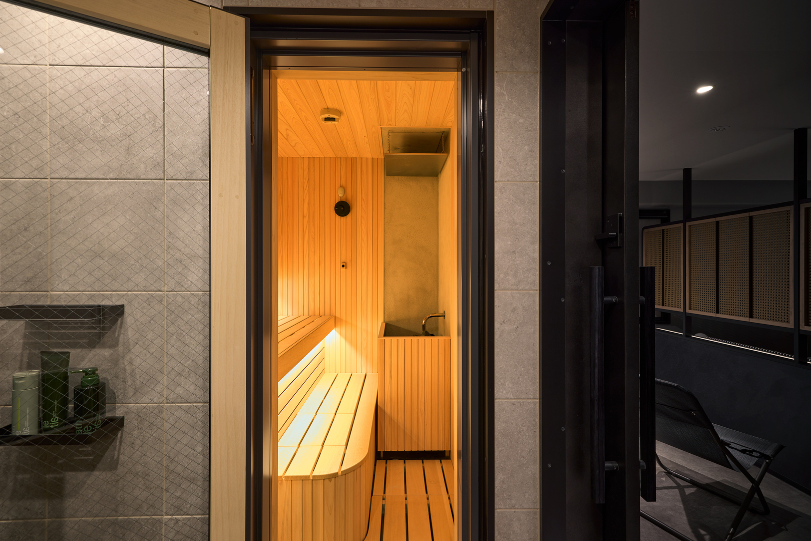 BASE LAYER HOTEL NAGOYA NISHIKI桑拿雙人房