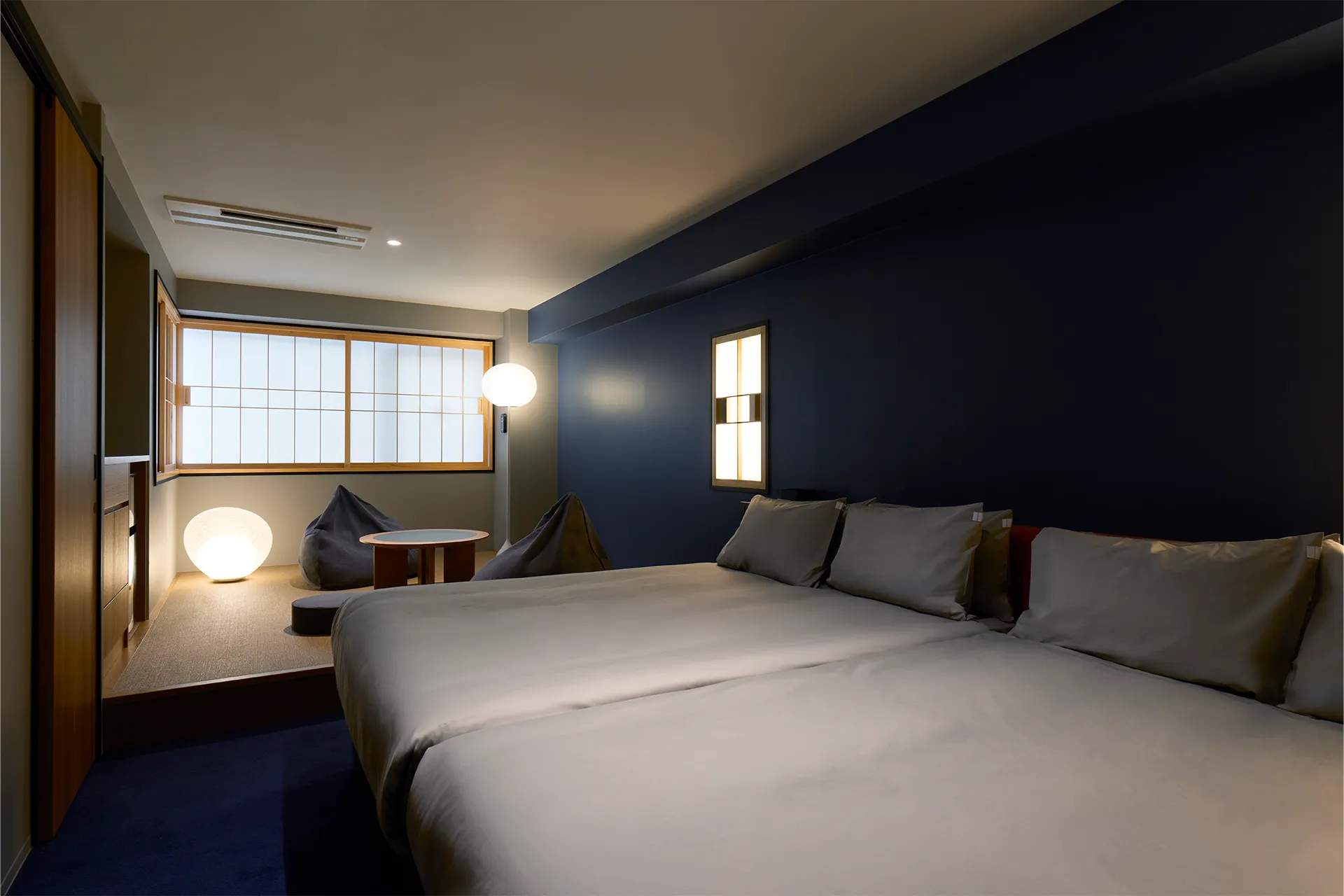 BASE LAYER HOTEL family room