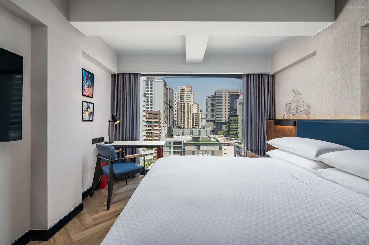 Four Points by Sheraton Bangkok Sukhumvit 22 曼谷蘇坤22福朋喜來登酒店 (Four Points by Sheraton Bangkok Sukhumvit 22 豪華特大床房