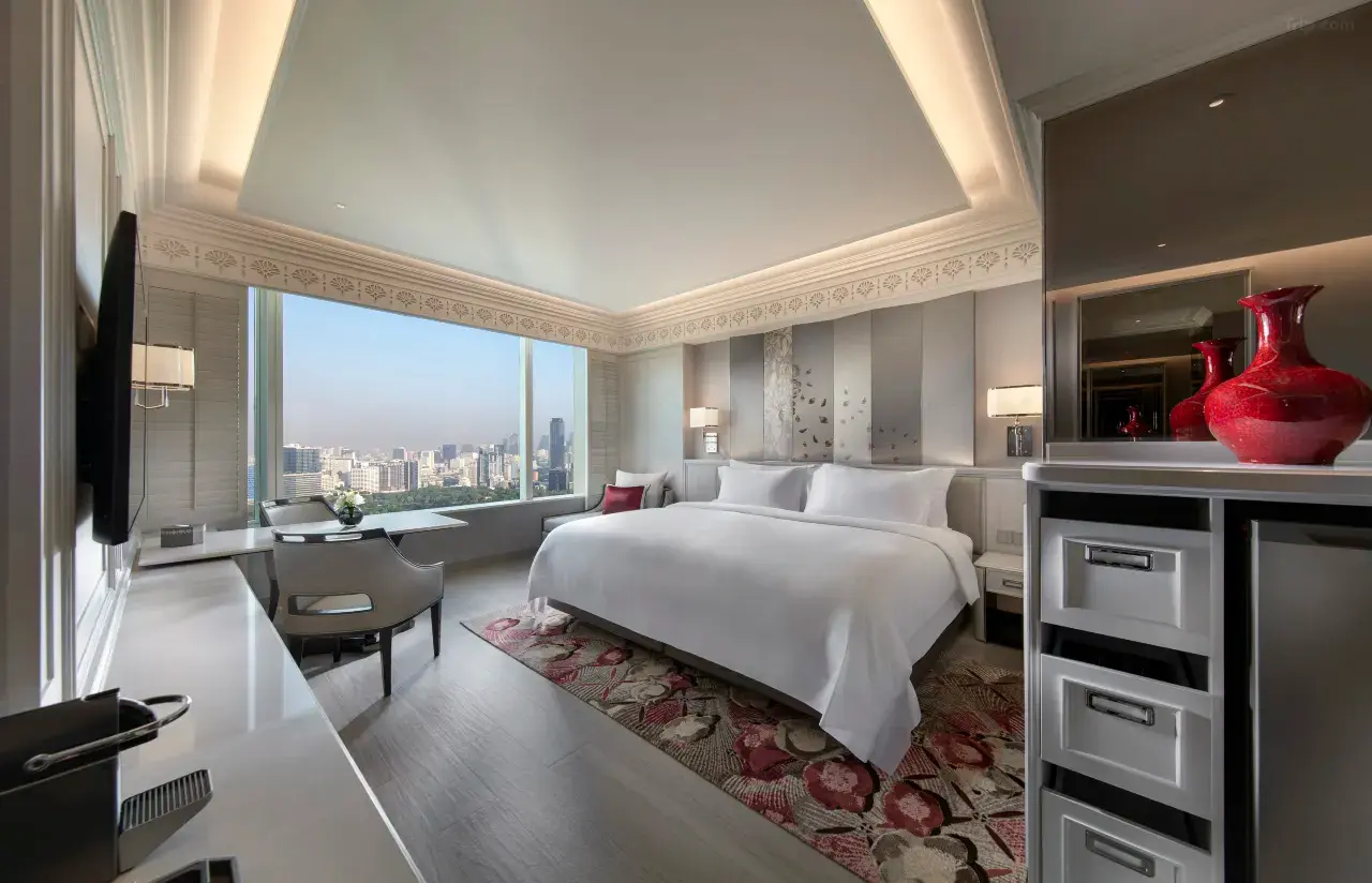 Grande Centre Point Lumphini 尊貴特大床房 
