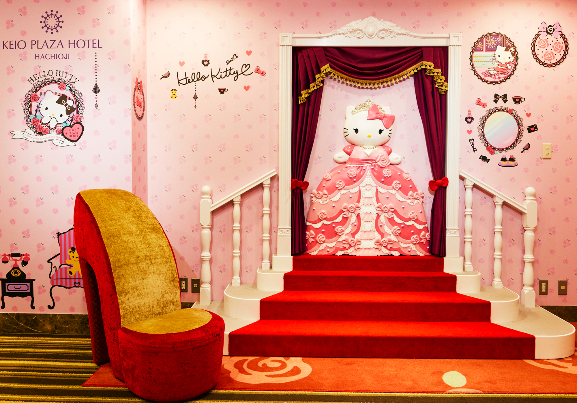 京王廣場飯店八王子店 餐廳二樓新增了以 Hello Kitty和Little Twin Stars為主題的拍照點