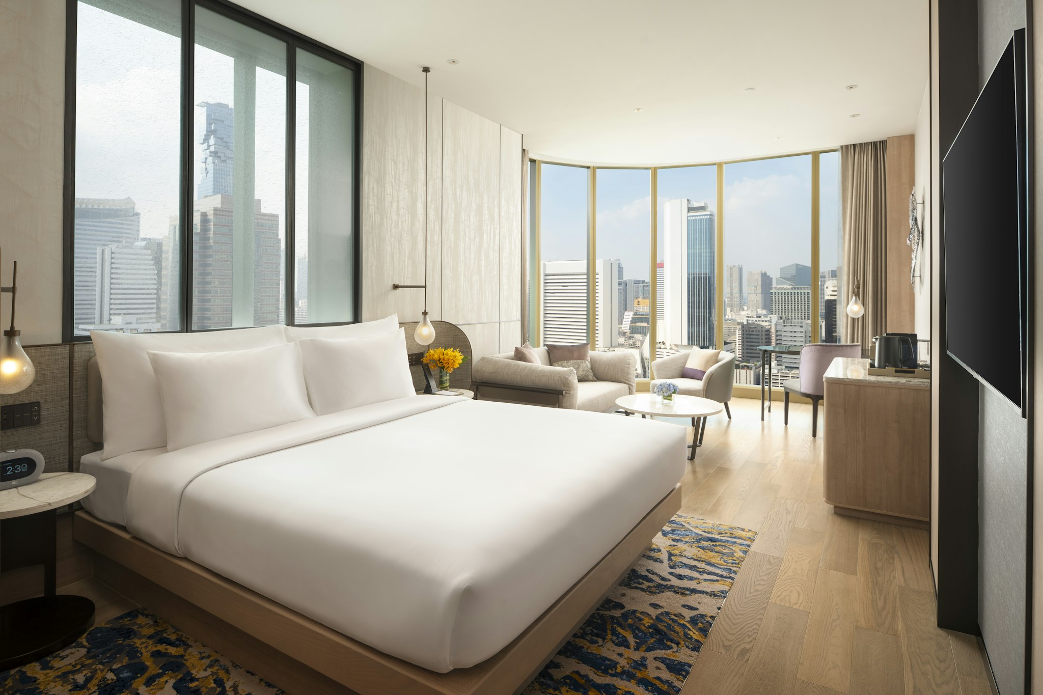 Grand Nikko Bangkok Sathorn Premier Corner King Bed 