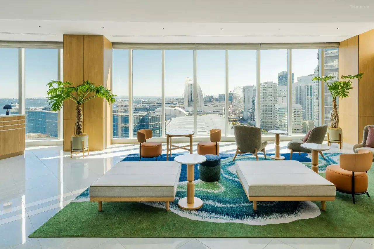 Hilton Garden Inn Yokohama Minatomirai lobby