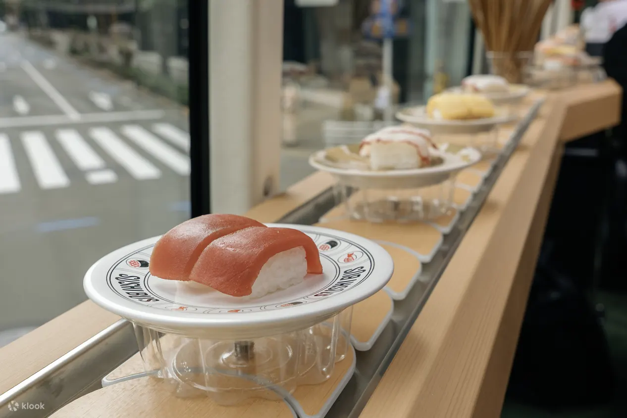 全球首創旋轉壽司巴士SUSHI BUS