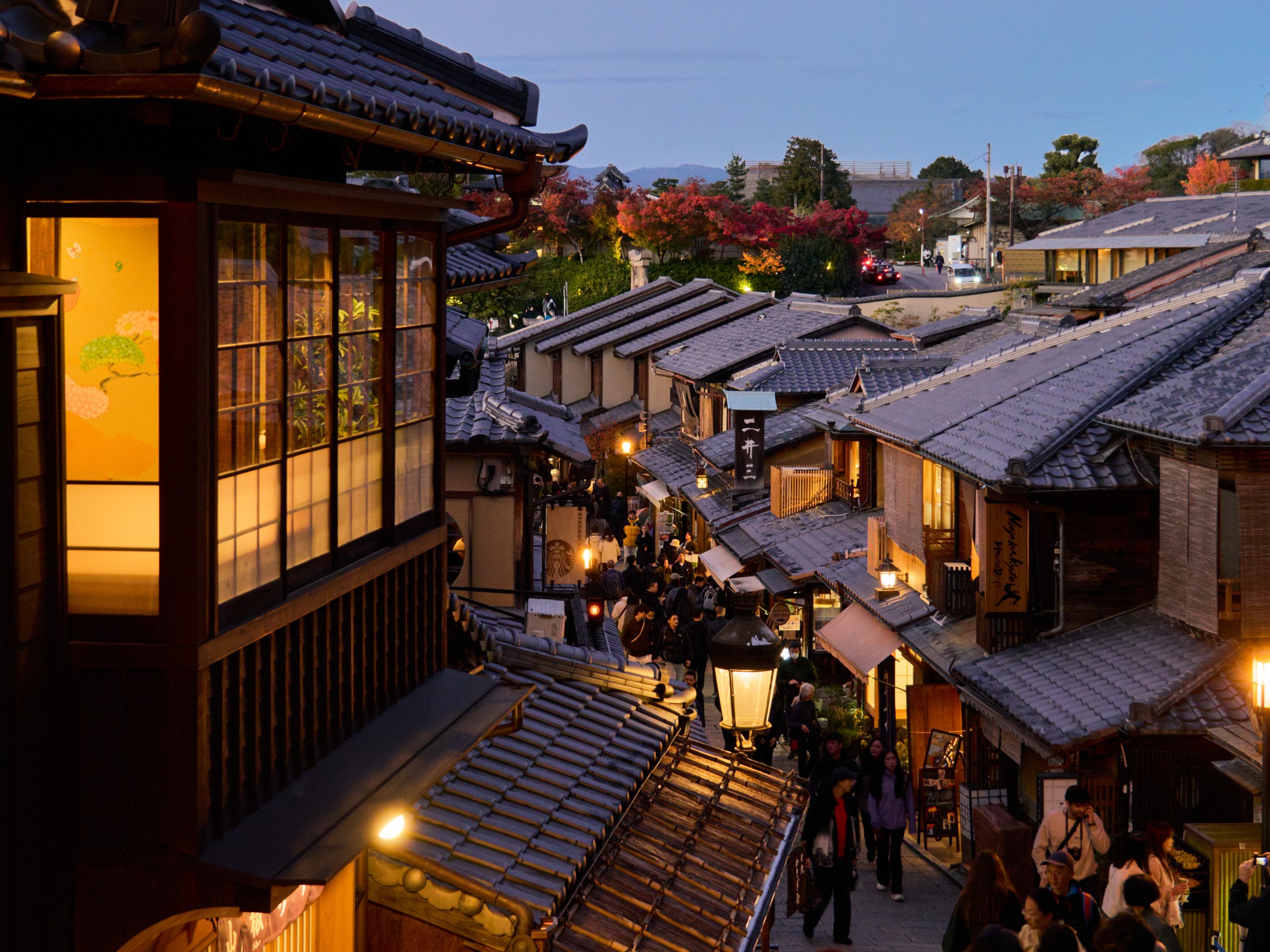 kyoto-higashiyama-evening-walk