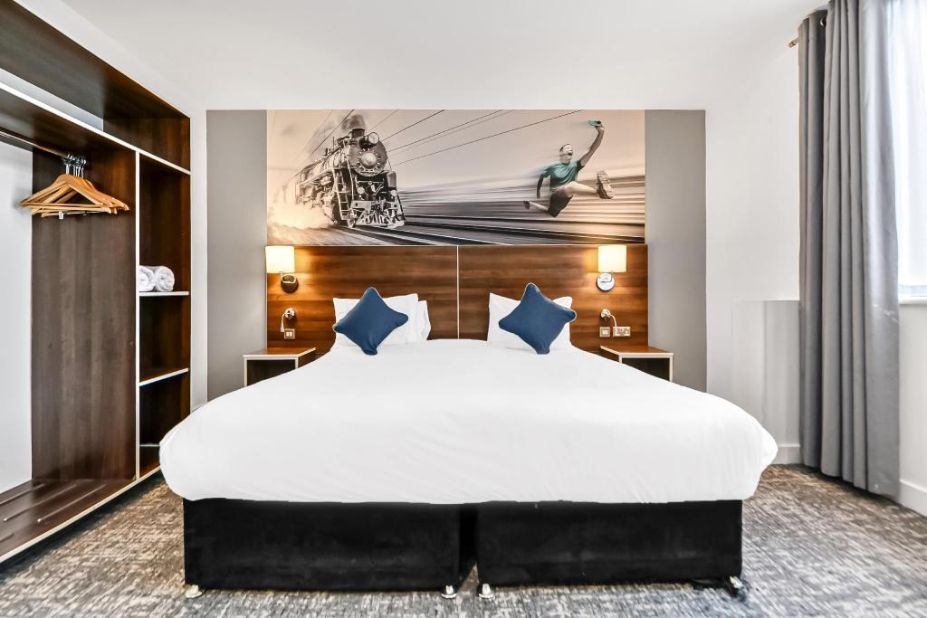 liverpool-heeton-hotel-room
